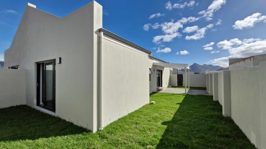 To Let 2 Bedroom Property for Rent in Capri Western Cape